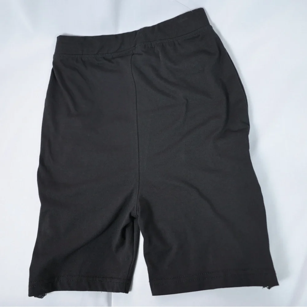 🅽🅴🆆 Missguided x 𝐏𝐋𝐀𝐘𝐁𝐎𝐘 black cycling shorts with Playboy bunny, 4